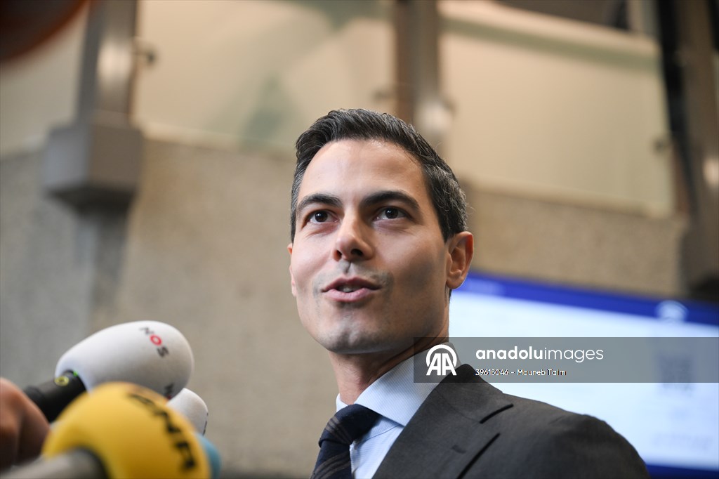 Party leaders meet for post-election talks in The Hague