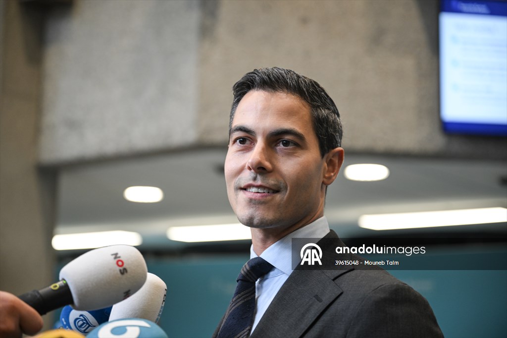 Party leaders meet for post-election talks in The Hague