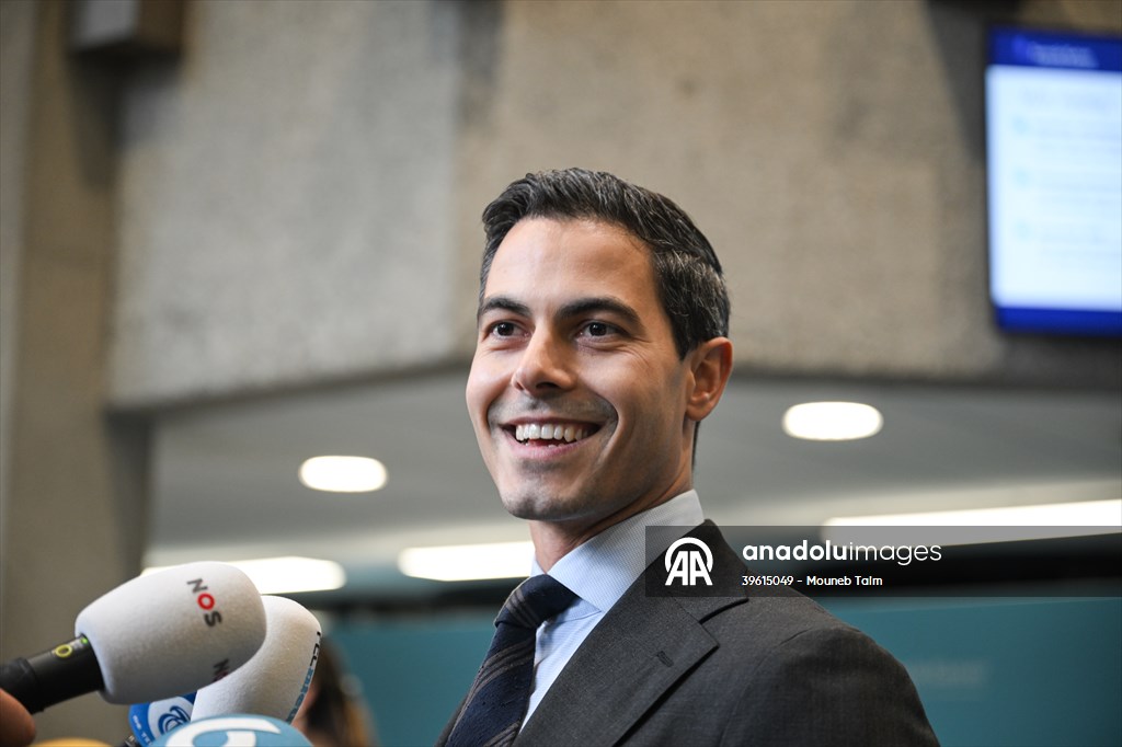 Party leaders meet for post-election talks in The Hague