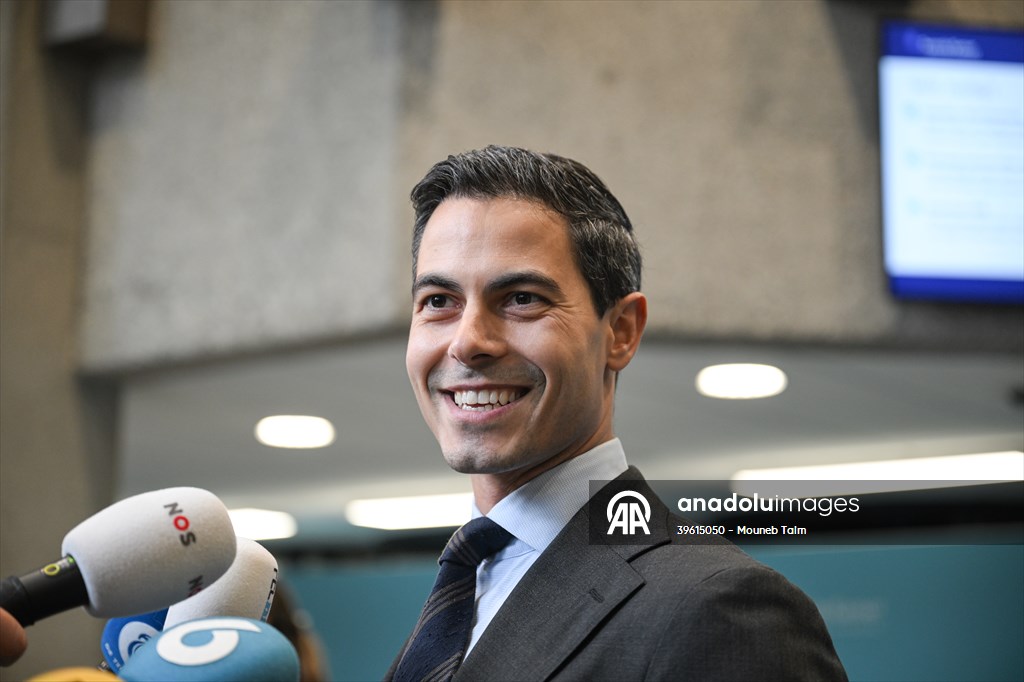 Party leaders meet for post-election talks in The Hague