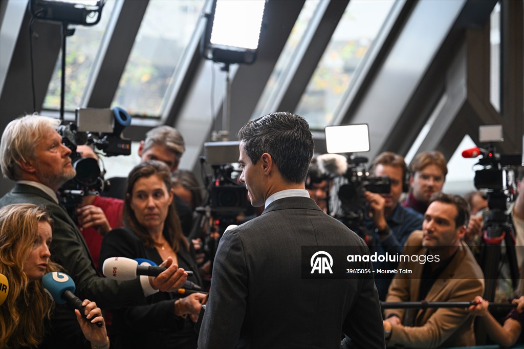 Party leaders meet for post-election talks in The Hague