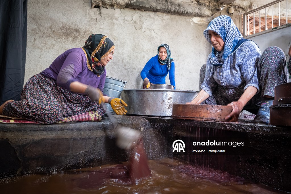 Hatay’da geleneksel “su seyti” yöntemiyle üretim devam ediyor