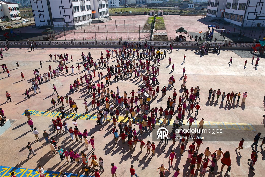 Diyarbakır'da öğrenciler 'akran zorbalığı'na karşı etkinliklerle bilinçlendiriliyor