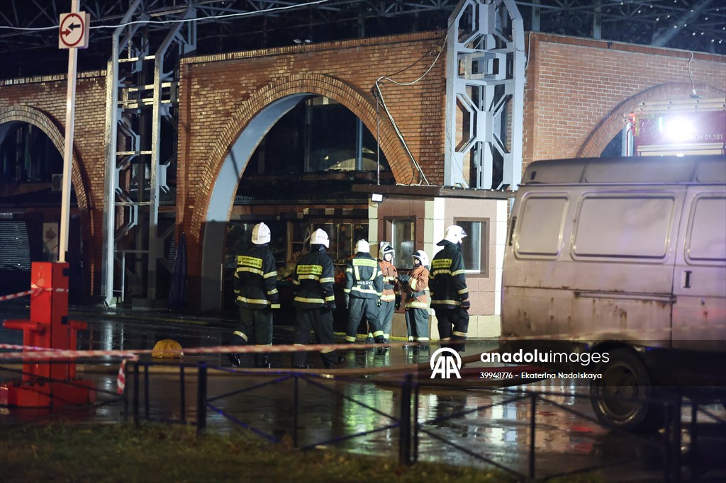 Rusya'nın St. Petersburg kentinde pazar yerinde yangın çıktı