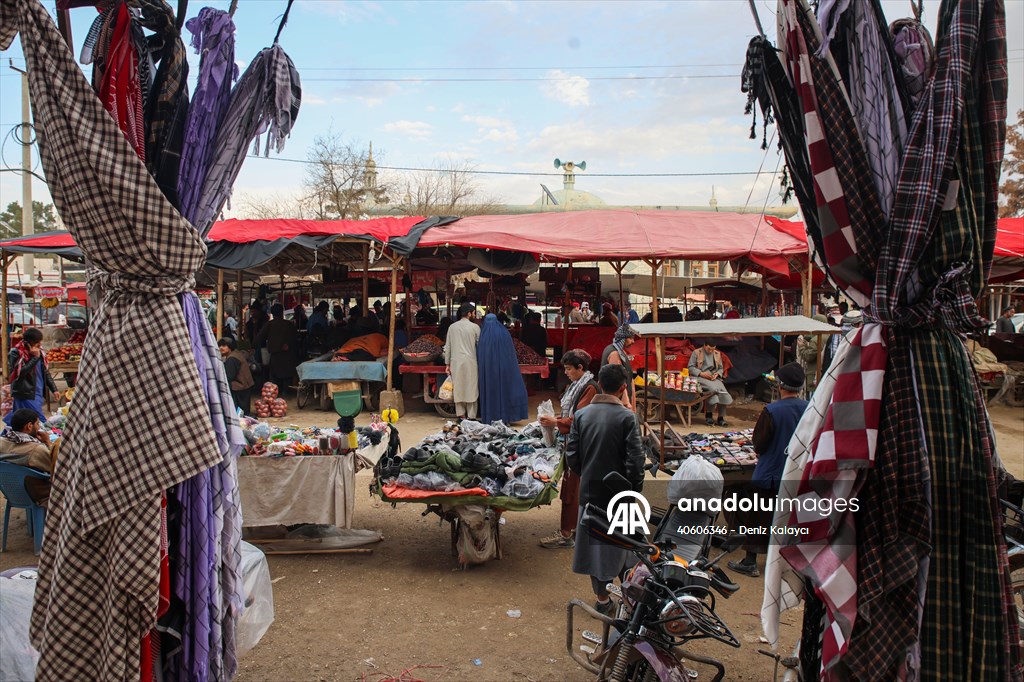 Şibirgan’daki pazar yerleri