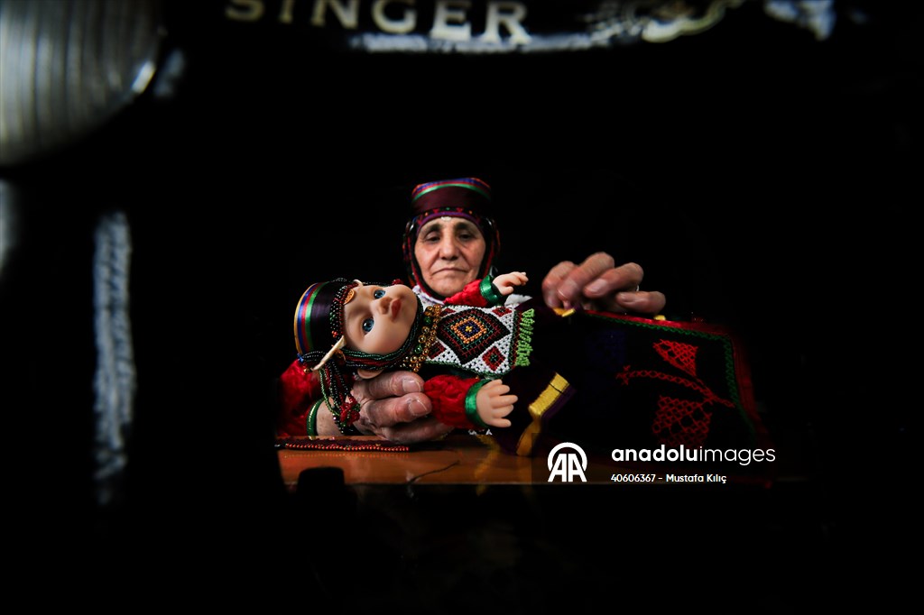 Damal’da 50 yıllık emekle yaşatılan Damal bebekleri, kültürü geleceğe taşıyor