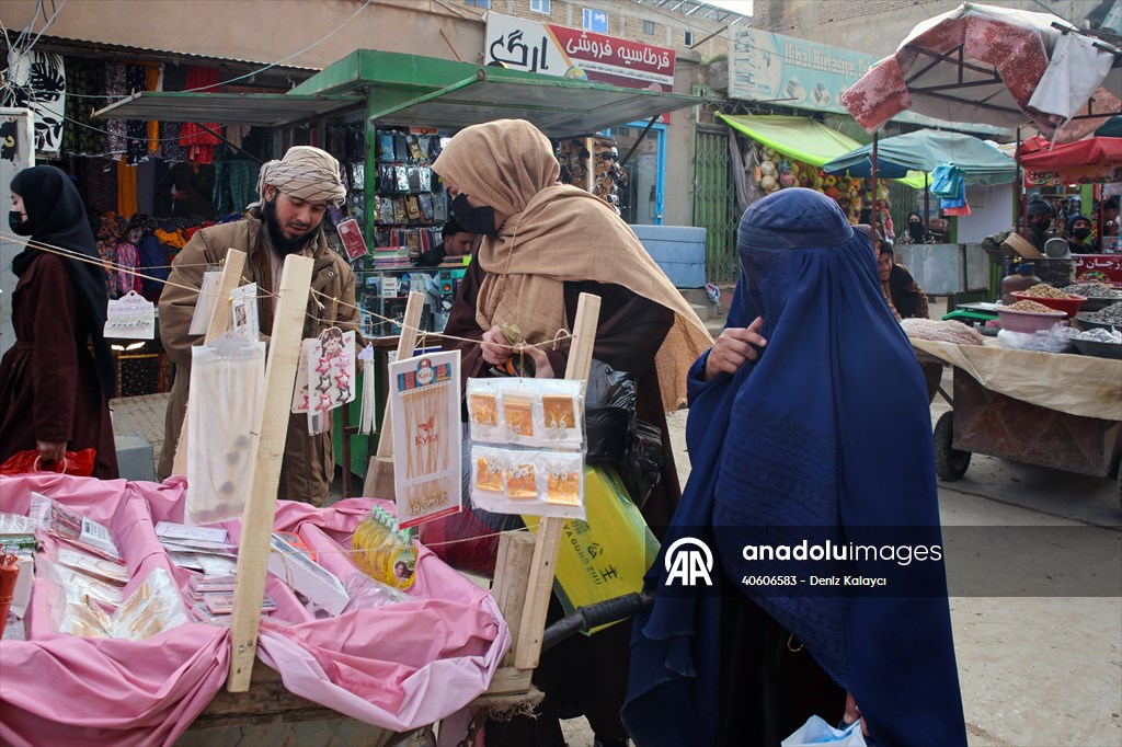 Daily life in Jowzjan as residents flock to bazaar
