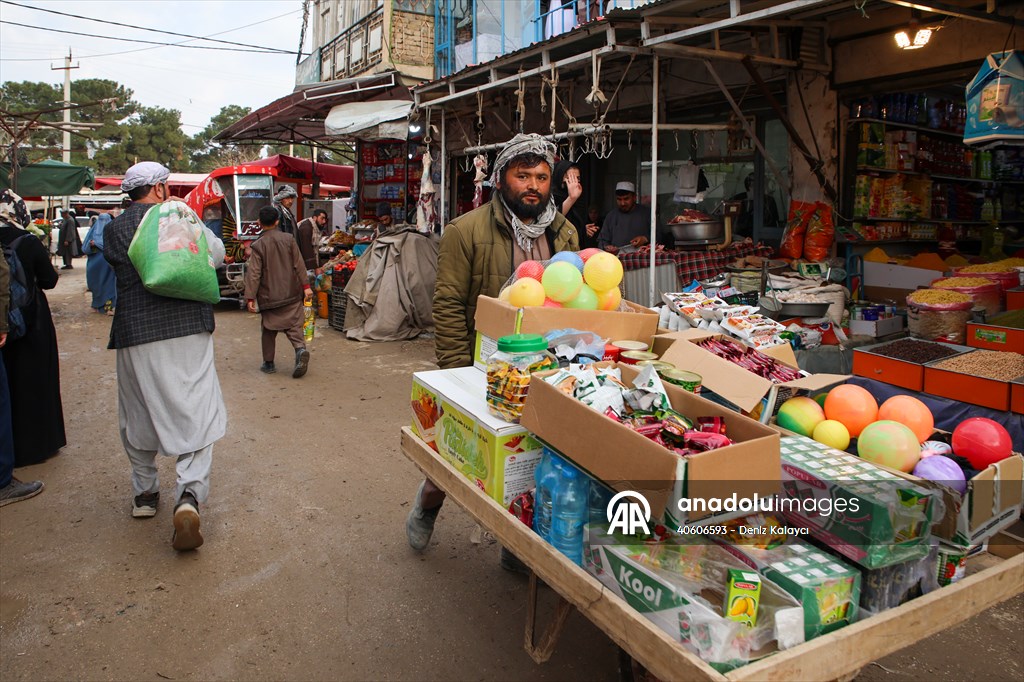 Daily life in Jowzjan as residents flock to bazaar
