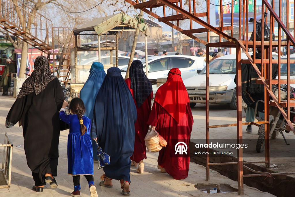 Daily life in Jowzjan as residents flock to bazaar