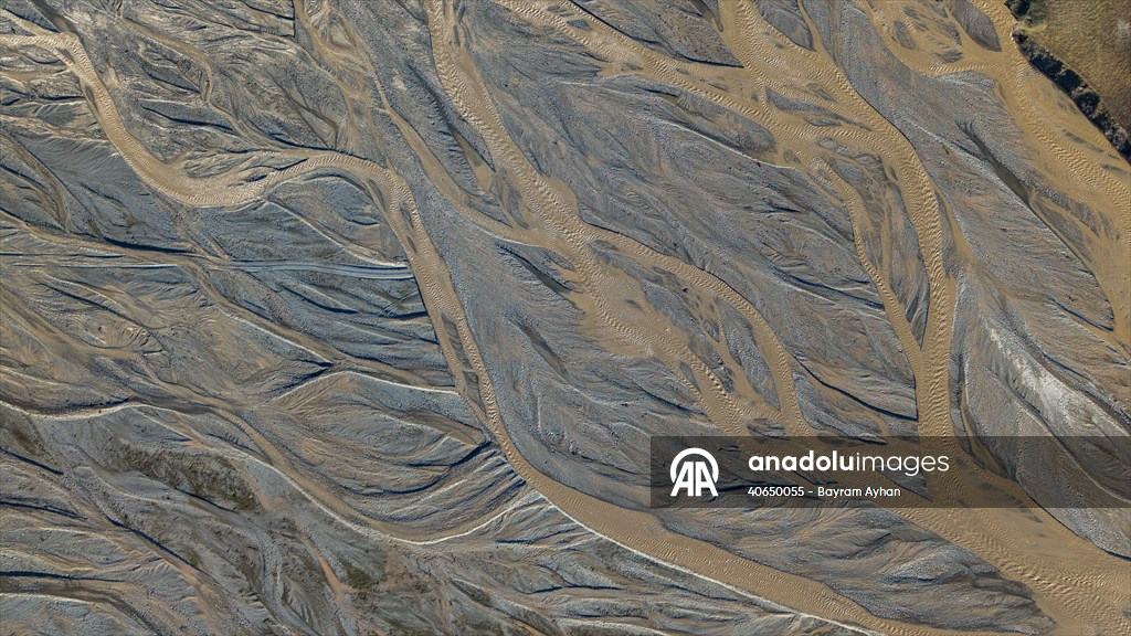 Şiro Çayı eriyen kar sularını Fırat Nehri’ne taşıyor