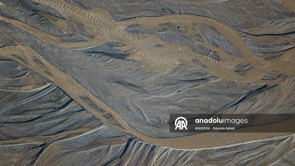 Şiro Çayı eriyen kar sularını Fırat Nehri’ne taşıyor