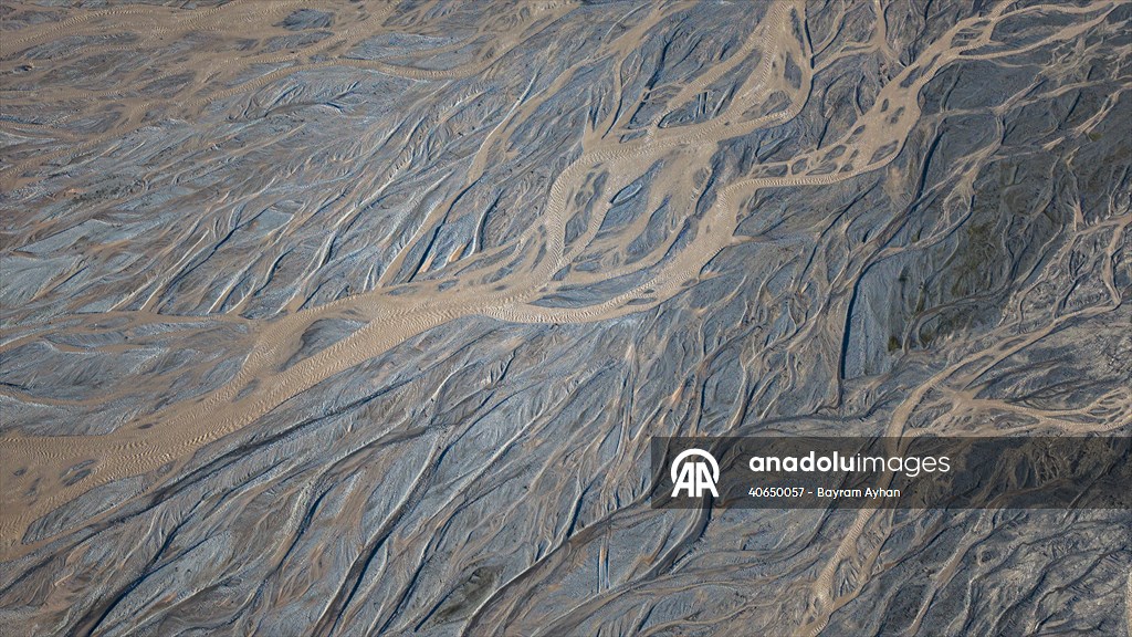 Şiro Çayı eriyen kar sularını Fırat Nehri’ne taşıyor