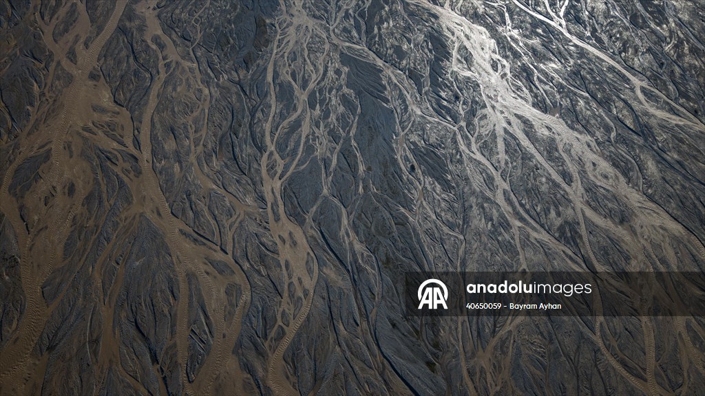 Şiro Çayı eriyen kar sularını Fırat Nehri’ne taşıyor