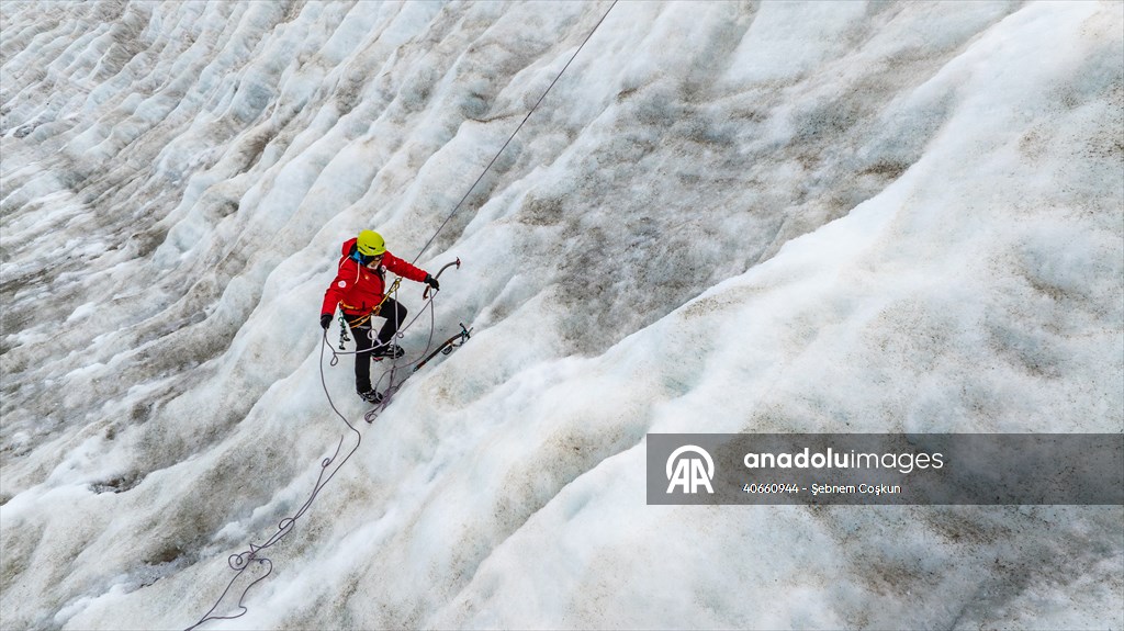 Glacier Climb in Antarctica to highlight climate change as part of Turkiye's 10th National Antarctic Scientific Expedition