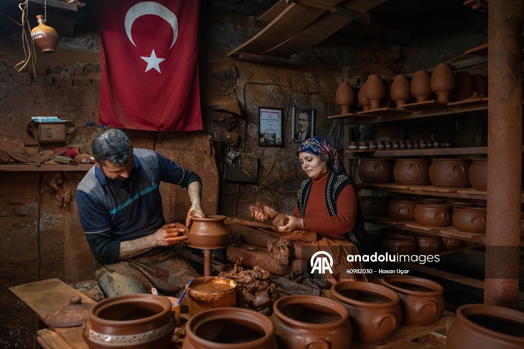 Karacasu’da çömlekçilik geleneği sürdürülüyor