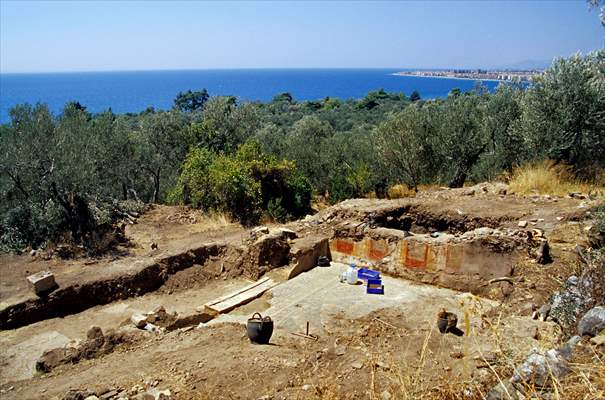 Altınoluk Antandros Antik Kenti'ndeki kazıların yıl boyu süreceği açıklandı