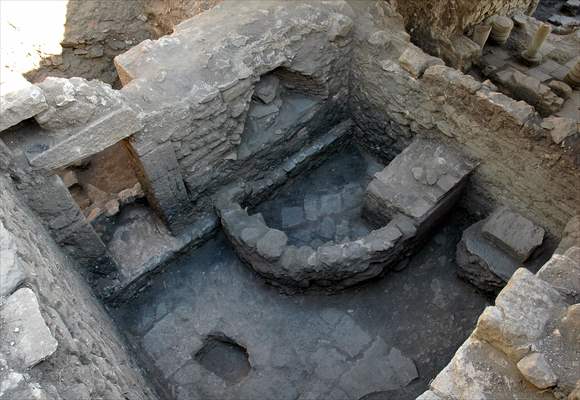 Altınoluk Antandros Antik Kenti'ndeki kazıların yıl boyu süreceği açıklandı