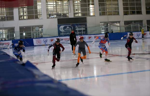 Buz pateninde "Short Track Federasyon Kupası-1" yarışları sona erdi
