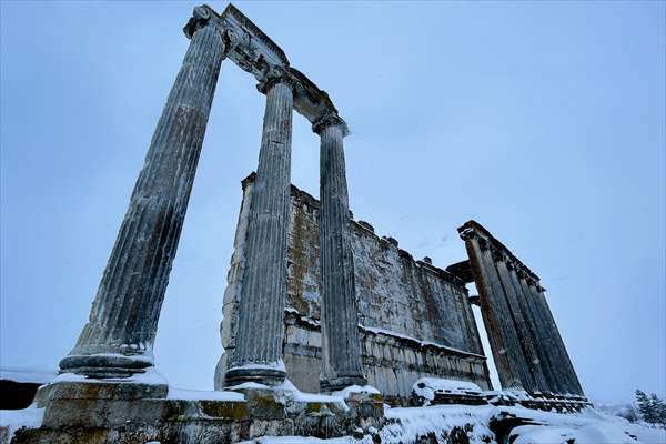 Aizanoi Antik Kenti beyaza büründü