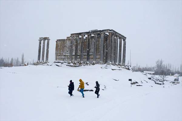 Aizanoi Antik Kenti beyaza büründü