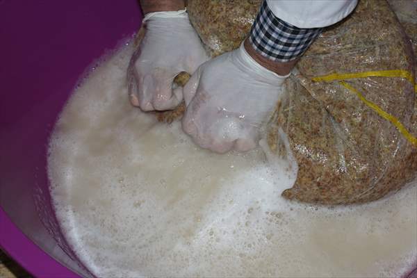 Bolu'nun tescilli ürünü "uğut" sofraları tatlandırıyor