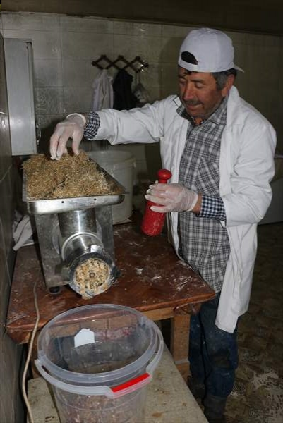 Bolu'nun tescilli ürünü "uğut" sofraları tatlandırıyor