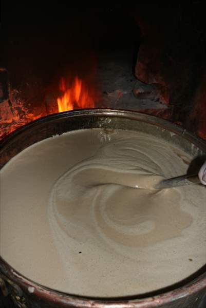 Bolu'nun tescilli ürünü "uğut" sofraları tatlandırıyor