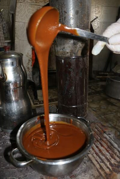Bolu'nun tescilli ürünü "uğut" sofraları tatlandırıyor