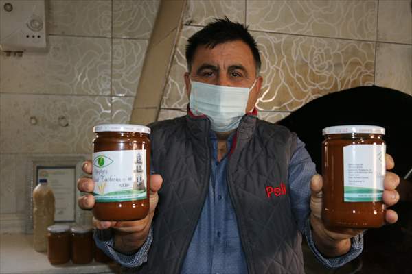 Bolu'nun tescilli ürünü "uğut" sofraları tatlandırıyor