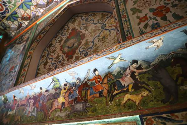 Azerbaycan'ın Dünya Kültür Mirası Listesi'ndeki Şeki Han Sarayı turist akınına uğruyor