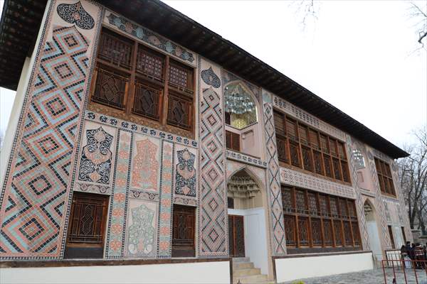 Azerbaycan'ın Dünya Kültür Mirası Listesi'ndeki Şeki Han Sarayı turist akınına uğruyor
