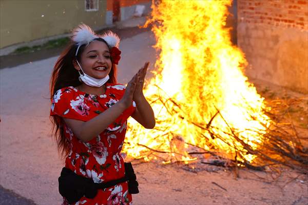 Romani people in Turkey celebrate Kakava