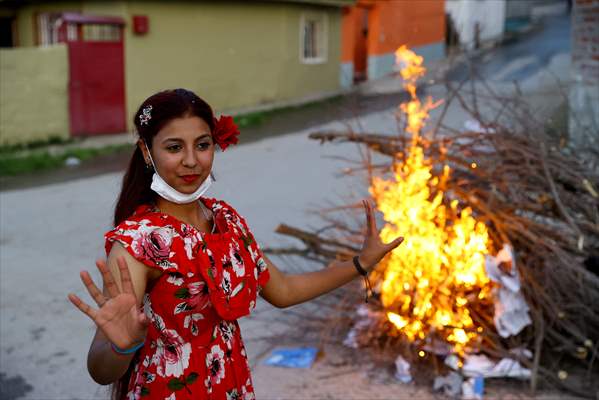 Romani people in Turkey celebrate Kakava