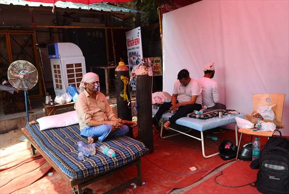 Oxygen tents established for COVID-19 patients in India