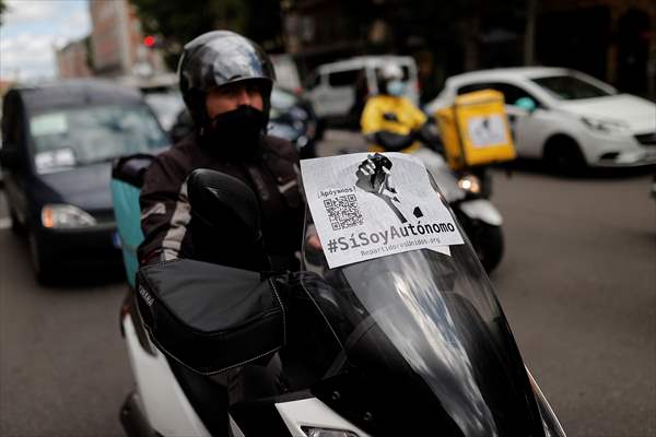 Riders protest against new law that regulates delivery riders