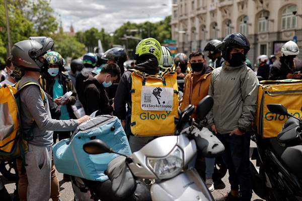 Riders protest against new law that regulates delivery riders