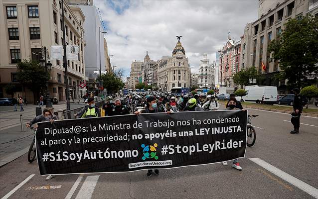 Riders protest against new law that regulates delivery riders