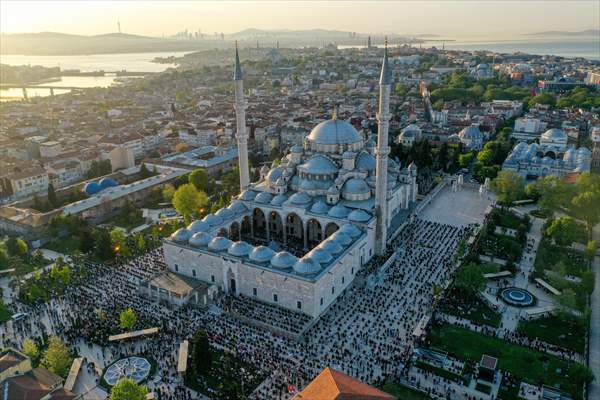 Eid al-Fitr prayer in Istanbul