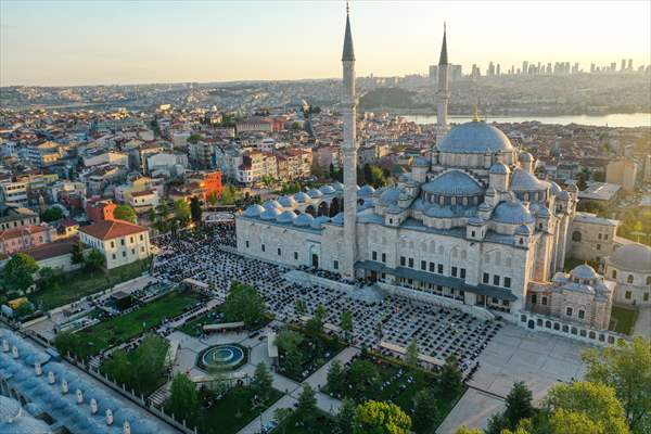 Eid al-Fitr prayer in Istanbul