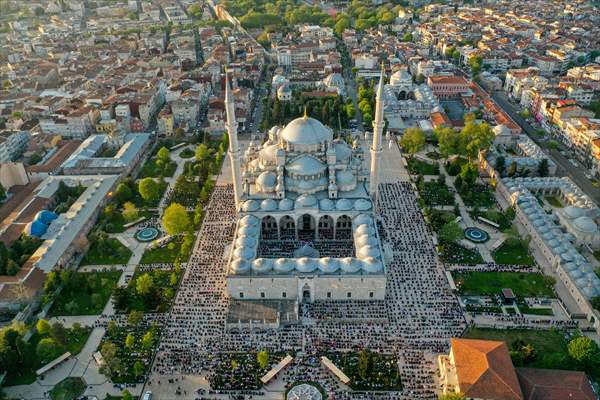 Eid al-Fitr prayer in Istanbul