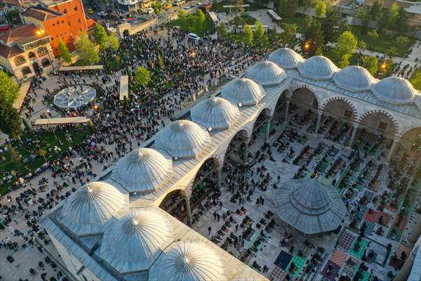 Eid al-Fitr prayer in Istanbul