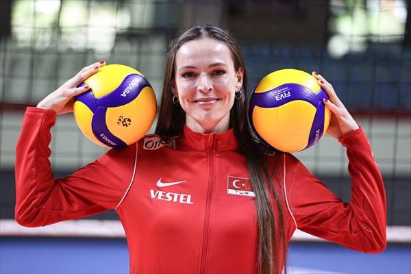 A Milli Kadın Voleybol Takımı'nın kaptanı Eda Erdem Dündar