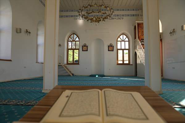 Tekirdağ'daki Kurtdere Camisi mimarisiyle ilgi çekiyor