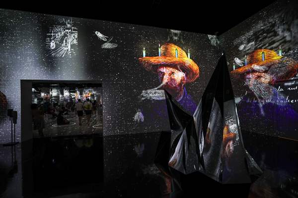 Immersive Van Gogh Exhibit opens in NYC