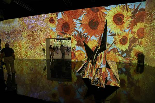 Immersive Van Gogh Exhibit opens in NYC