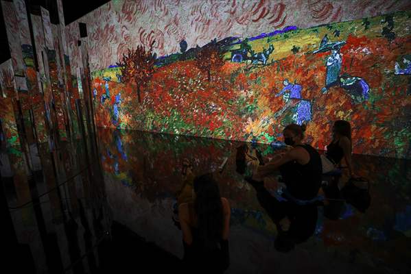 Immersive Van Gogh Exhibit opens in NYC