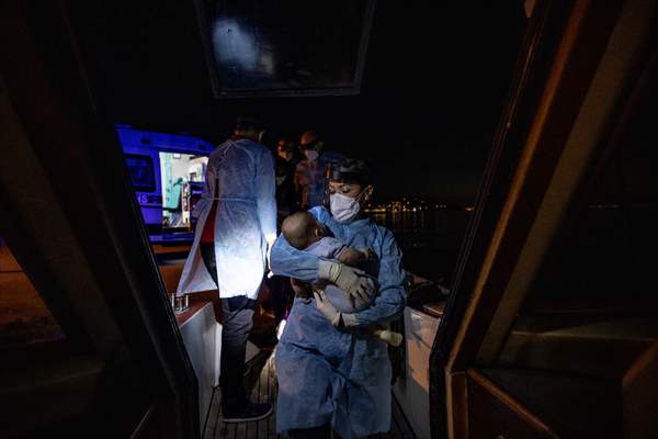 Adalardan ana karaya yaşam köprüsü: 112 deniz ambulansları