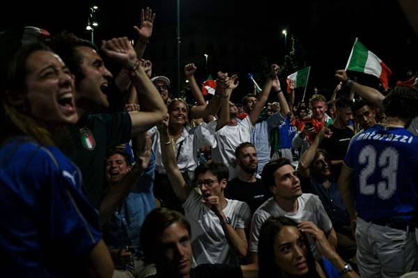 Italians celebrate the EURO 2020 trophy