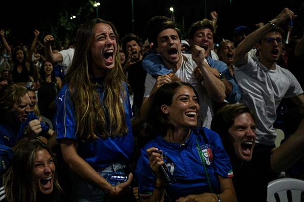 Italians celebrate the EURO 2020 trophy