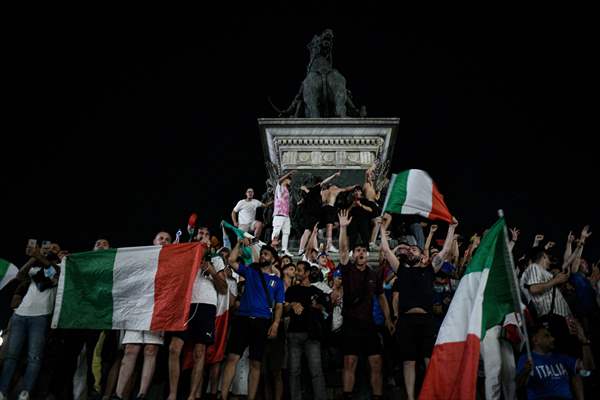 Italians celebrate the EURO 2020 trophy